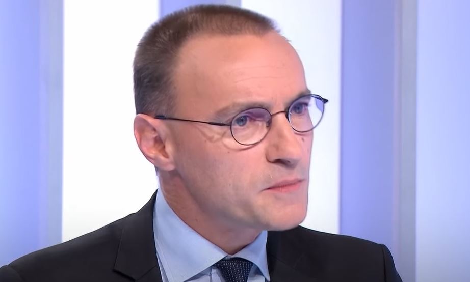 Γαλλία: Ο άνθρωπος που αποκάλυψε το σκάνδαλο φοροδιαφυγής της UBS χρίστηκε ιππότης
